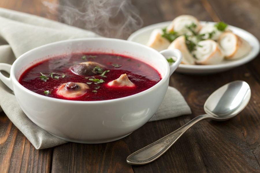 Czerwony barszczyk z uszkami