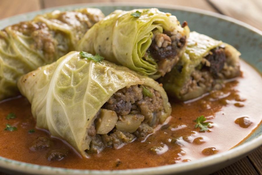 Duszone gołąbki z grzybami i kaszą jęczmienną