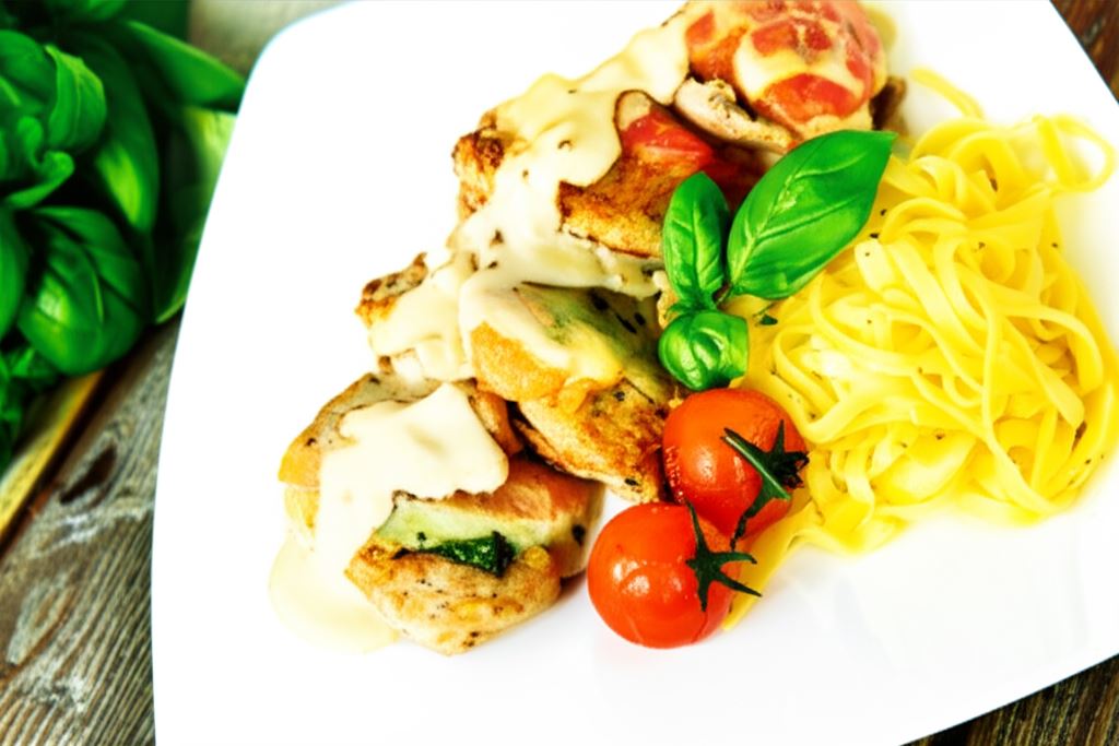 Eskalopki zapiekane z mozzarellą