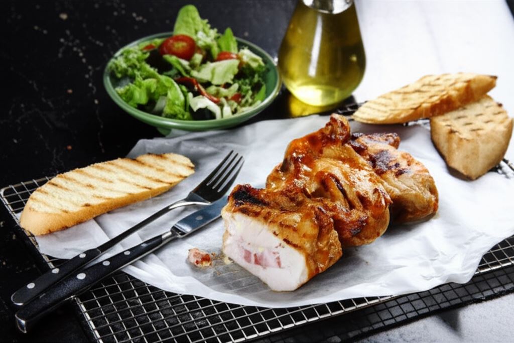 Grillowane kotlety ze schabu z whiskey i miodem