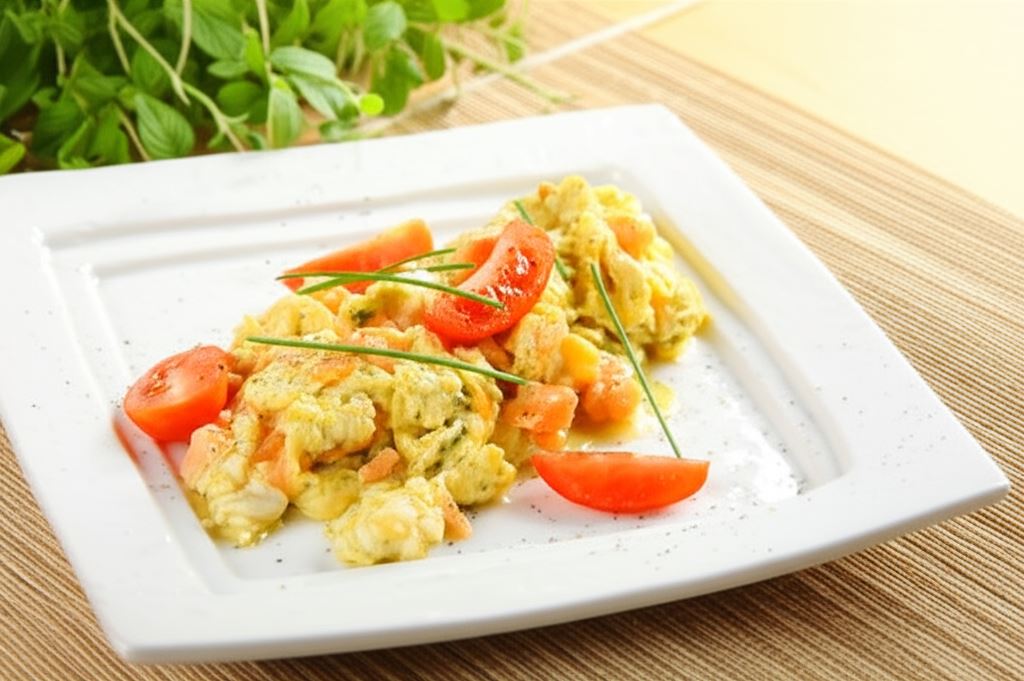 Jajecznica z łososiem