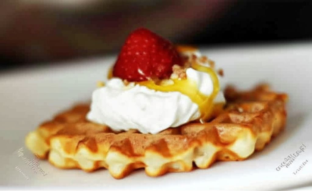 Karmelowe gofry belgijskie