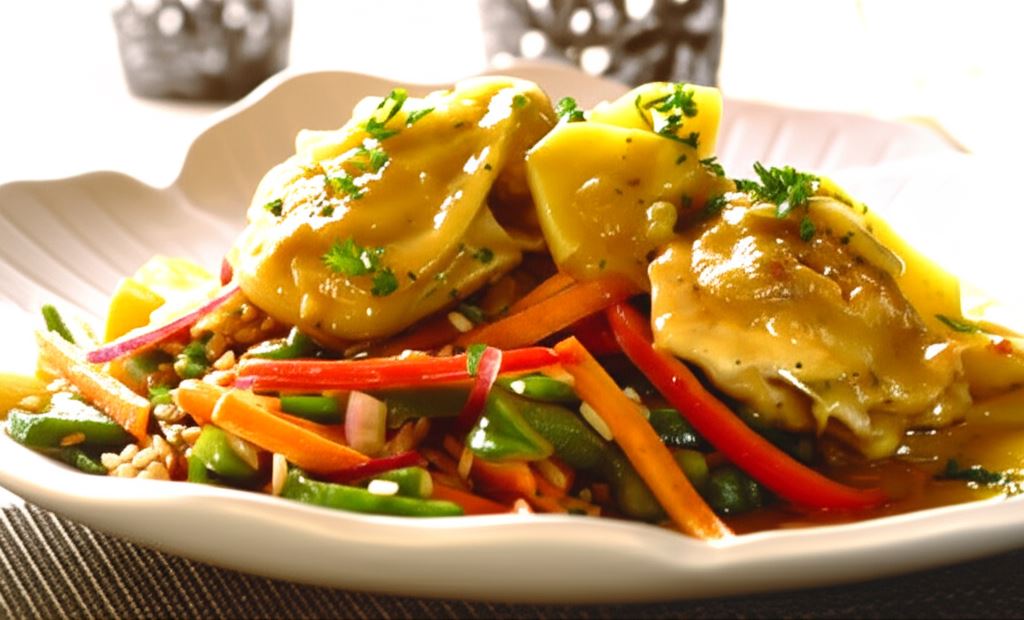 Kawałki kurczaka z ziemniakami z curry