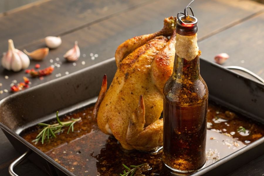 Kurczak pieczony na butelce