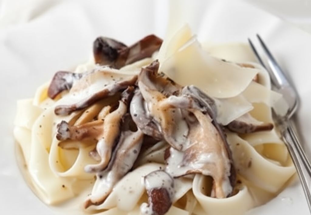 Makaron tagliatelle z grzybami