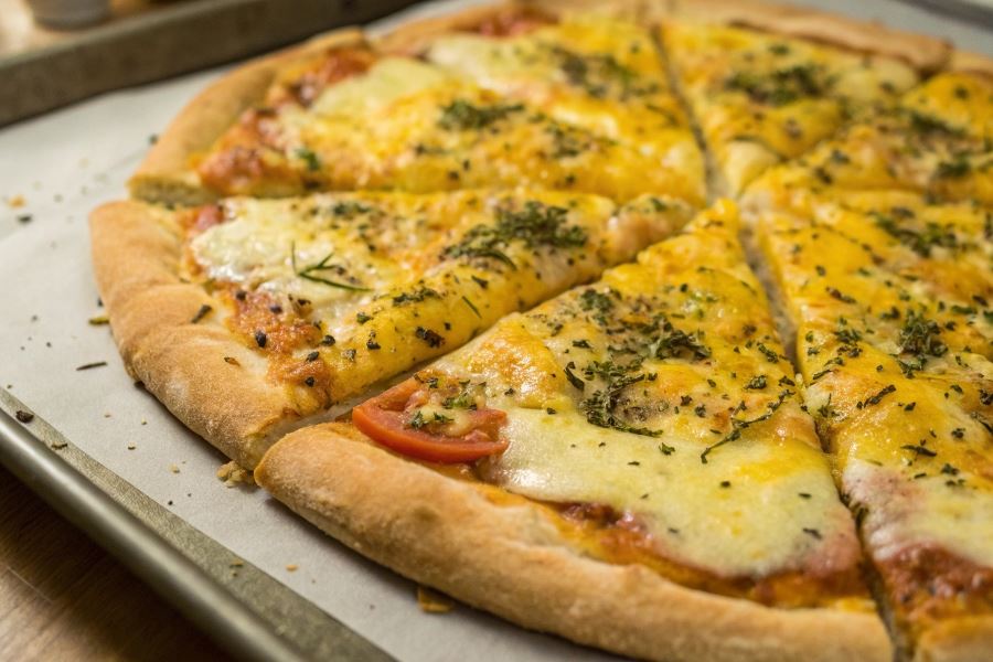 Pizza domowa po prostu pyszna