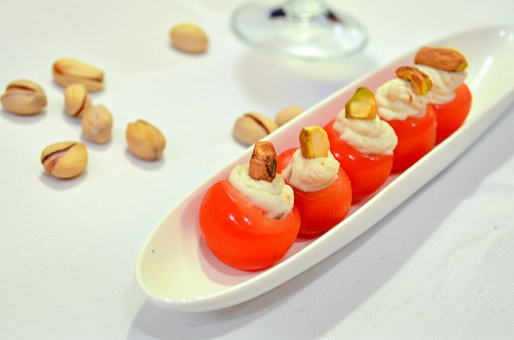 Pomidorki koktajlowe z kozim serkiem