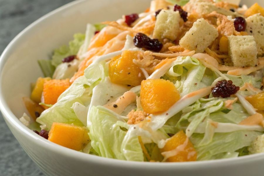 Sałatka z kapustą pekińską