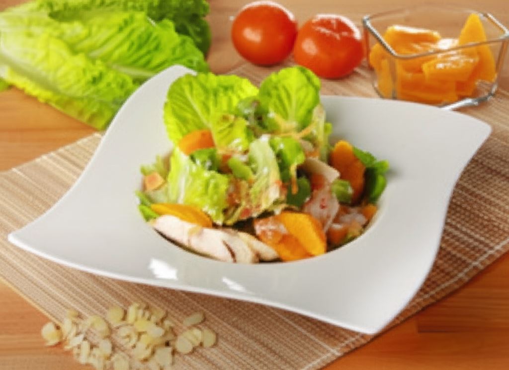 Sałatka z kurczakiem i mandarynkami