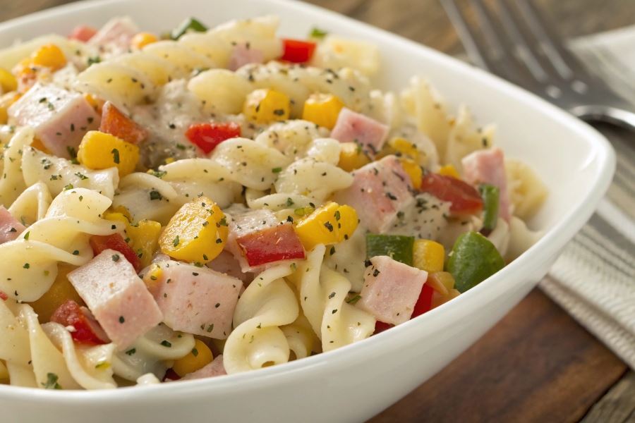Sałatka z makaronu