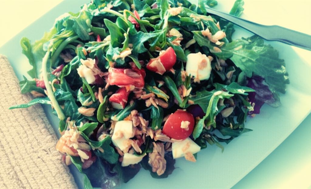 Sałatka z rukolą i tuńczykiem