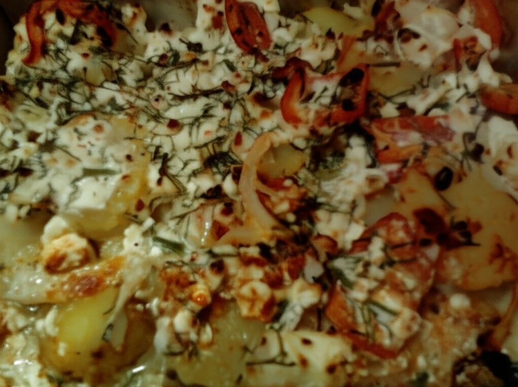 Zapiekanka ziemniaczana z papryką i cebulą
