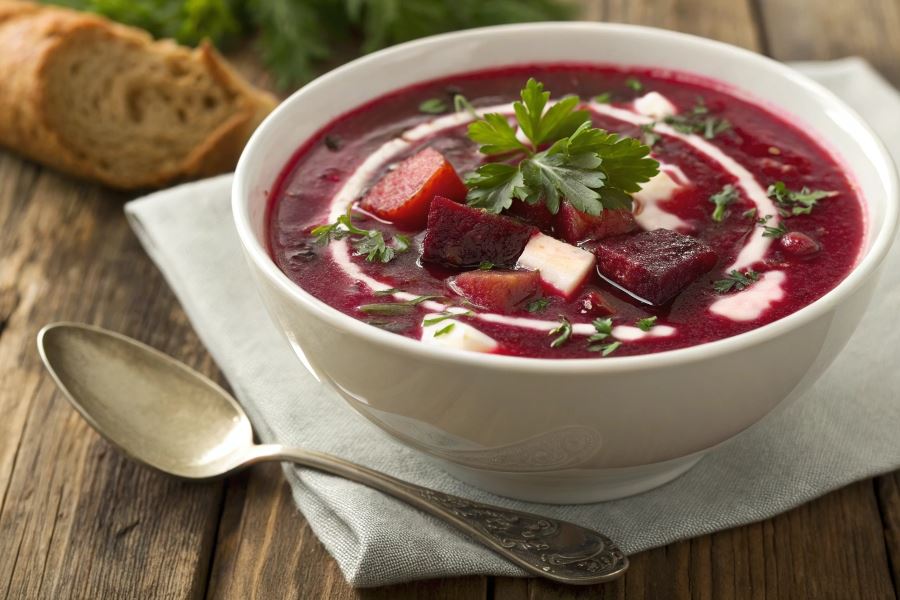 Zupa buraczkowa z ziemniakami