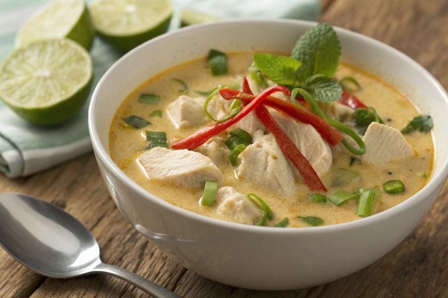 Zupa z kurczaka z mleczkiem kokosowym