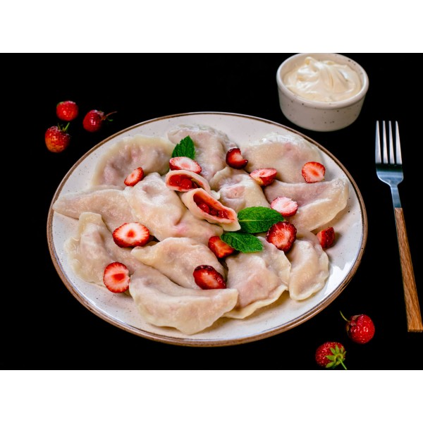 Pierogi z truskawkami 500g
