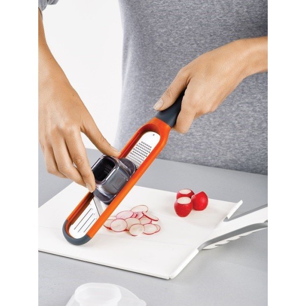 Tarka z plastrownikiem JOSEPH JOSEPH JJ-Handi-Grate (pomarańczowa)