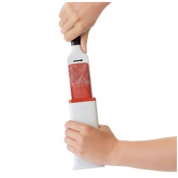 OXO-Щітка для одягу, гарне захоплення