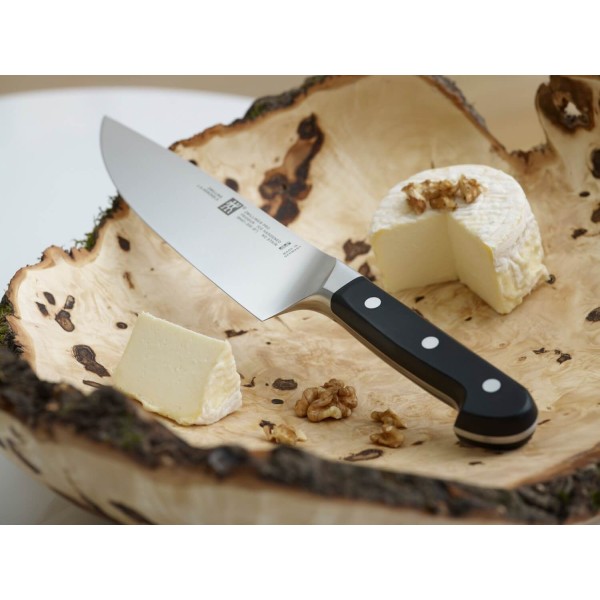 Ніж шеф-кухаря ZWILLING PRO з широким лезом 16 см