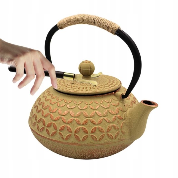 ЧАВУННИЙ ГЛЕЧИК СВІТЛО-ЗОЛОТИСТОГО КОЛІРУ 900 МЛ З ФІЛЬТРОМ ТА ЧАШКАМИ