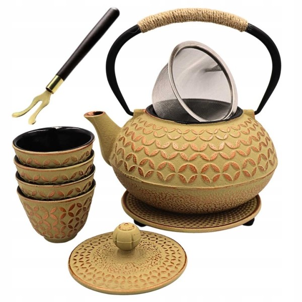 ЧАВУННИЙ ГЛЕЧИК СВІТЛО-ЗОЛОТИСТОГО КОЛІРУ 900 МЛ З ФІЛЬТРОМ ТА ЧАШКАМИ