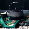 ЧАВУННИЙ ЧОРНИЙ ГЛЕЧИК 900 МЛ З ФІЛЬТРОМ ТА ЧАШКАМИ ПОДАРУНКОВИЙ