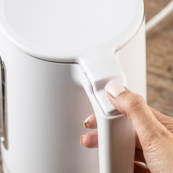 БЕЗДРОТОВИЙ ЕЛЕКТРИЧНИЙ ЧАЙНИК 1,7 Л БІЛИЙ KLAUSBERG KB-7890