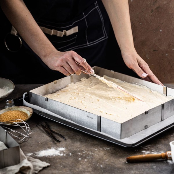 Regulowana forma do ciasta Kinghoff KH-1907 (34–52 x 27–18,5 x 5 cm)