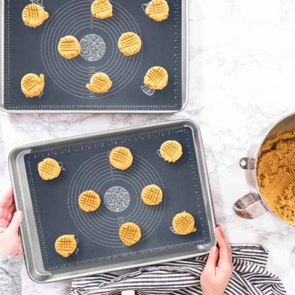 Stolnica silikonowa do ciasta VILDE 279002 (64x45 cm)