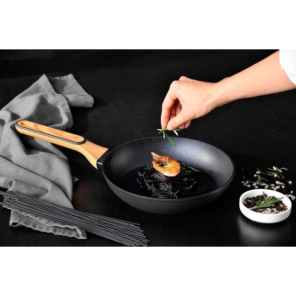 Patelnia tradycyjna Bergner BG-56032 (28 cm)