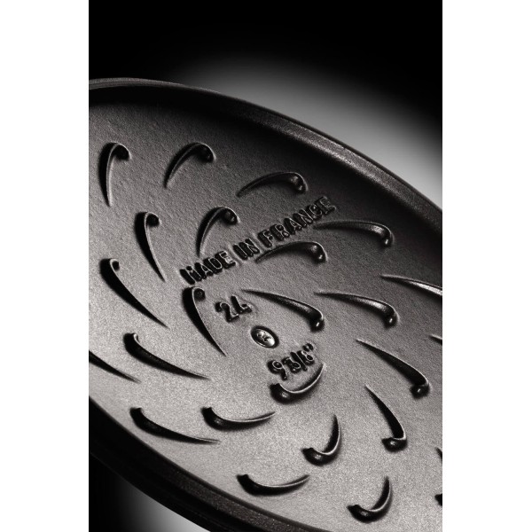 Чавунна каструля STAUB з кришкою 28 см, чорна