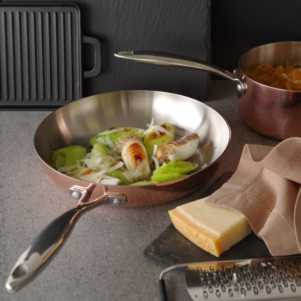 Patelnia tradycyjna Hendi 607060 (240 x 50 mm)