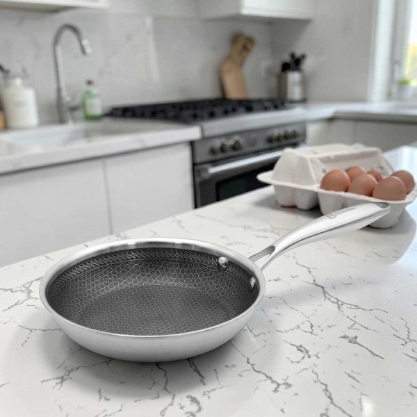 Patelnia stalowa z pokrywką 26 cm Brunbeste 5555 (powłoka plaster miodu)