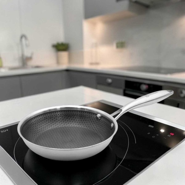 Patelnia stalowa z pokrywką Brunbeste 5557 (30 cm)