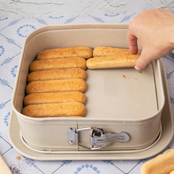 Forma do pieczenia kwadratowa rozpinana Kinghoff KH-1977 (27,5×27,5 cm)