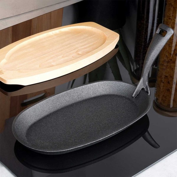 Patelnia żeliwna VILDE 199071 CAST LINE (z deską do serwowania)