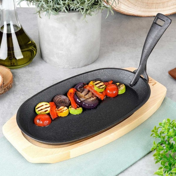 Patelnia żeliwna VILDE 199071 CAST LINE (z deską do serwowania)