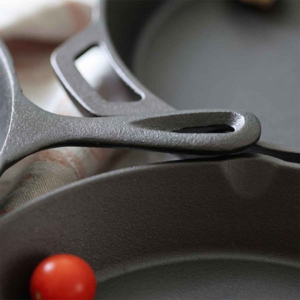 Patelnia żeliwna HAGE 31cm (indukcja)