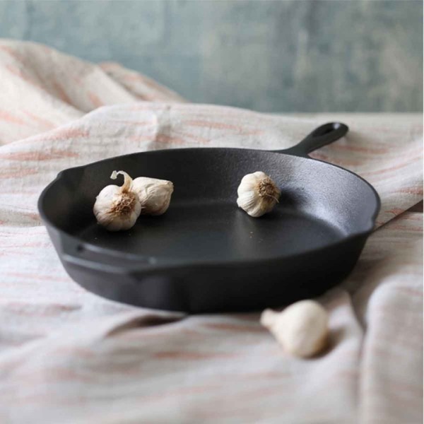 Patelnia żeliwna HAGE 31cm (indukcja)