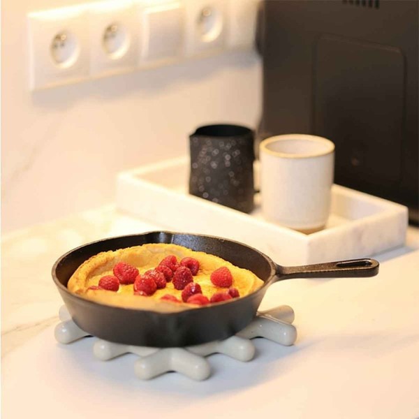 Patelnia żeliwna HAGE 30cm (indukcja)